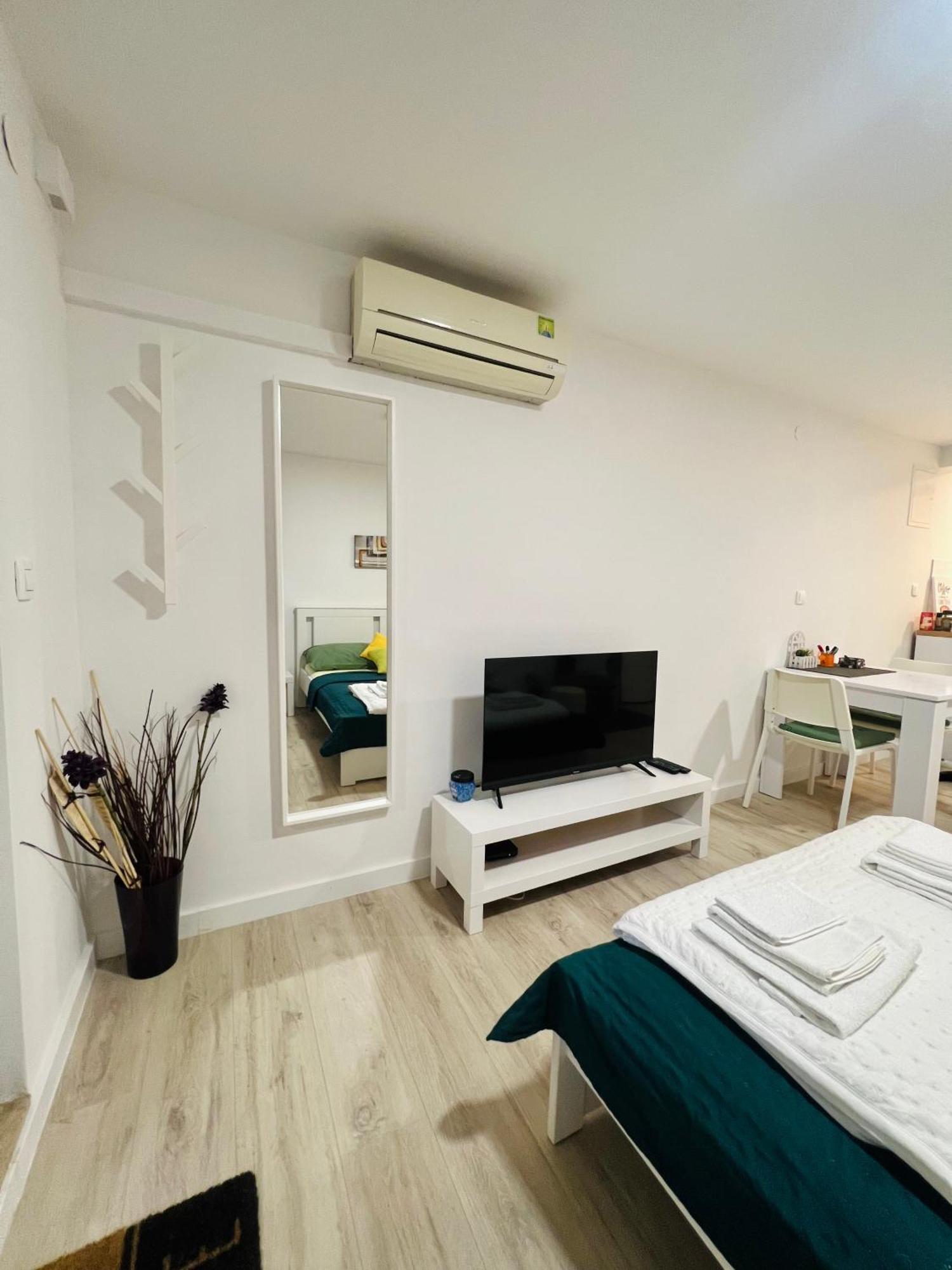 Central Moon Apartment No.2 Spalato Esterno foto